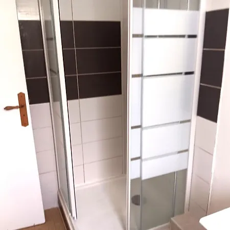 Maison Familiale A Pour 6 Pers, Proche Avec Terrasse Et Parking - Fr-1-239-1047 펜션 *