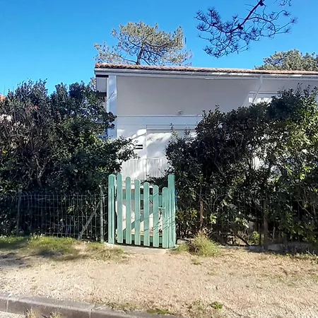 Maison Familiale A Pour 6 Pers, Proche Avec Terrasse Et Parking - Fr-1-239-1047 펜션 *