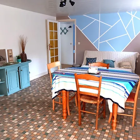 Maison Familiale A Pour 6 Pers, Proche Avec Terrasse Et Parking - Fr-1-239-1047